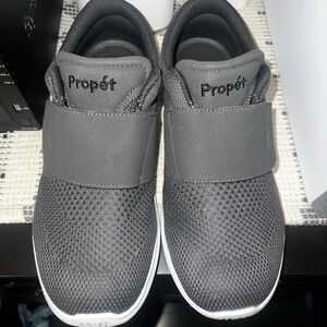 Propet Men’s Gray Sneakers